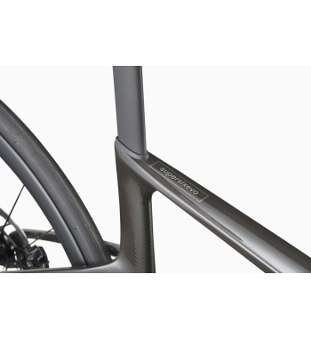 Cannondale SuperSix EVO Carbon 1 RAW – ľahký, aerodynamický cestný bicykel pre výkon