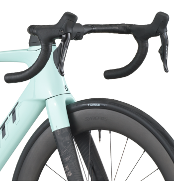 Scott Foil RC 20 – aerodynamický karbónový cestný bicykel s elektronickým radením Shimano 105 Di2 | Scott Prešov