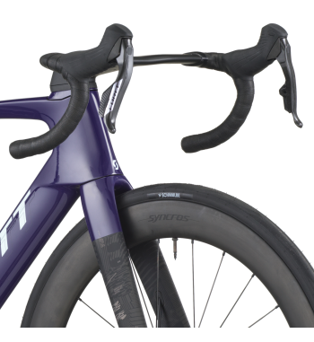 SCOTT Foil RC Team je špičkový aerodynamický cestný bicykel z karbónu s elektronikou SRAM Force AXS pre maximálnu | Scott Prešov